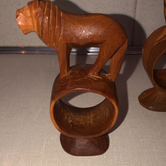 Hand carved made in Kenya Animal Wooden napkin rings, set of 4 - Picture 3 of 16